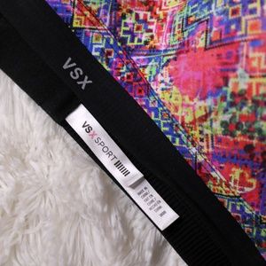 Victoria's Secret Intimates & Sleepwear - Victoria's Secret VSX Incredible Sports Bra 38DD Victoria's Secret Intimates & Sleepwear - Victoria's Secret VSX Incredible Sports Bra 38DD